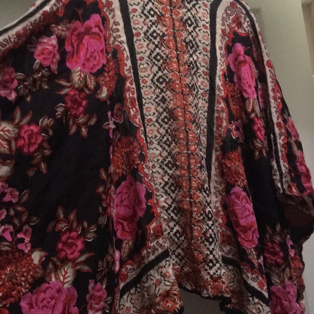 🌷Kimono🌷 - Picture 4 of 7